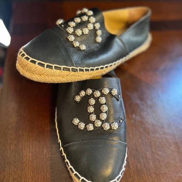 Chanel Espadrilles Black w/ Silver Flower Studs - Picture 1 of 4